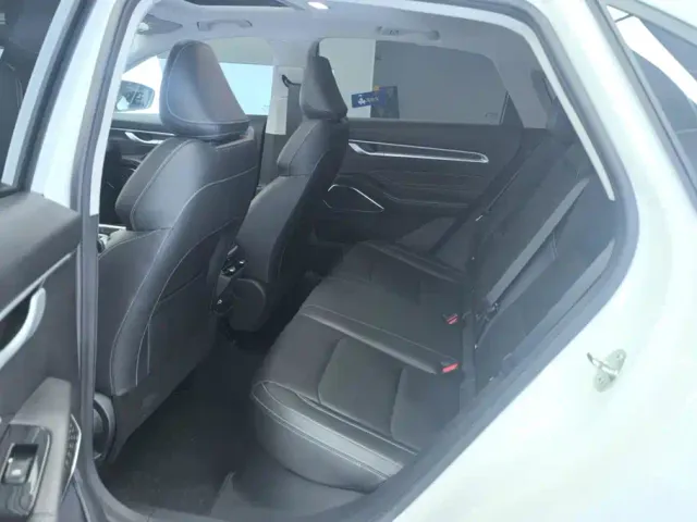 Geely Emgrand — Фото автомобиля 11