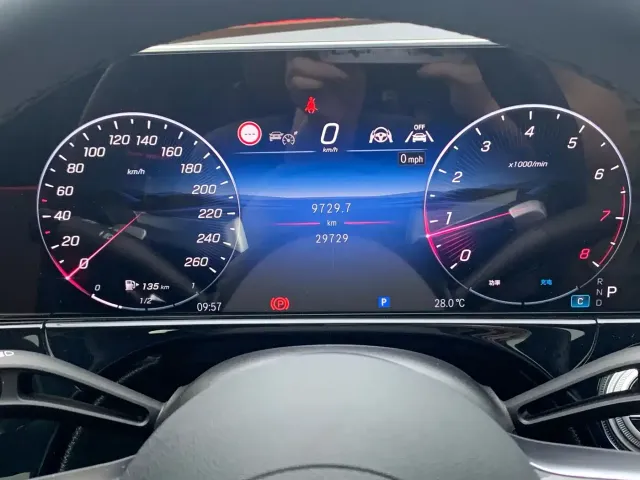 Mercedes-Benz E-Class — Фото автомобиля 17