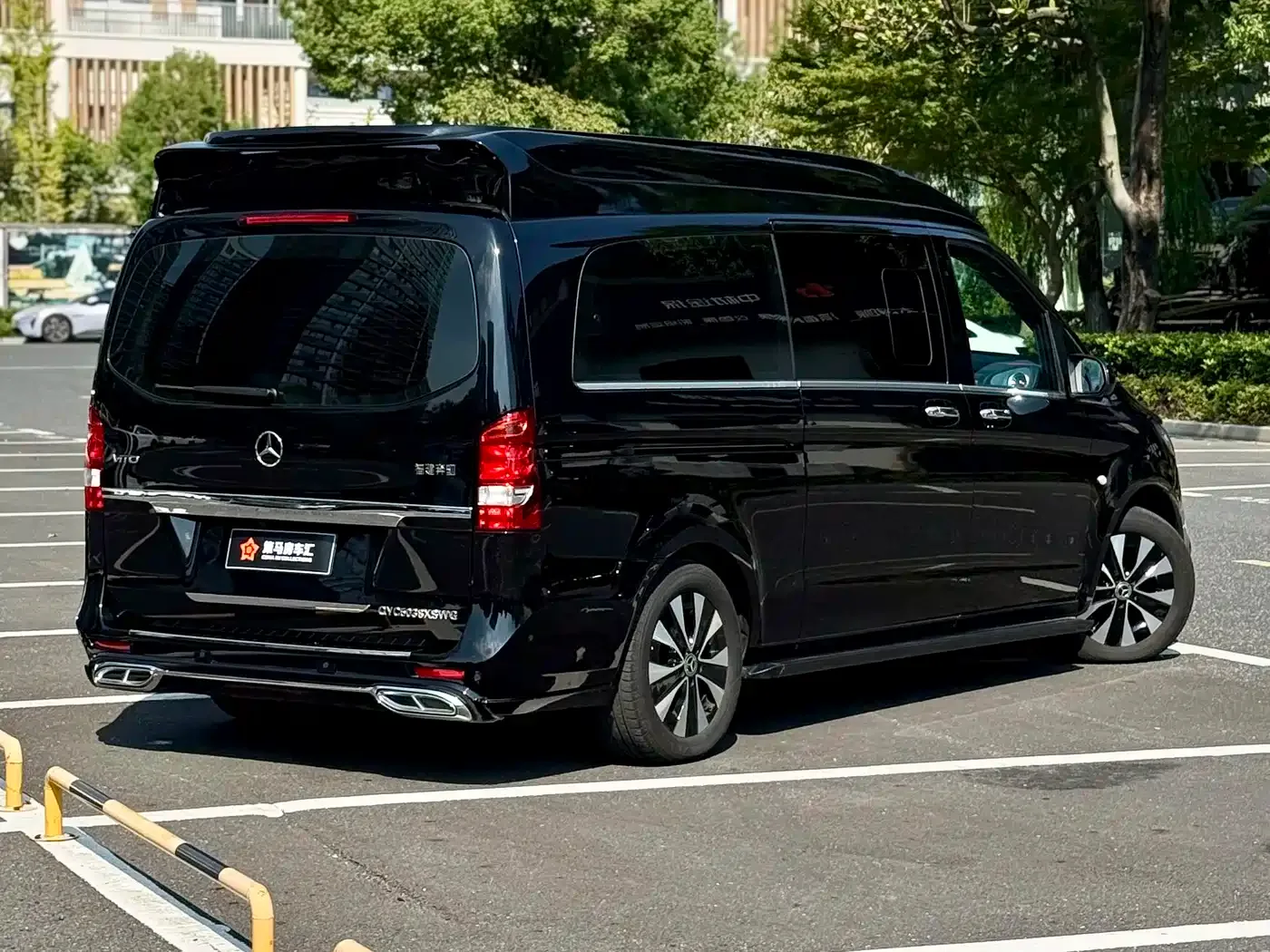 Mercedes-Benz Vito 2023 2.0T Business 7-Seater — Фото автомобиля 12