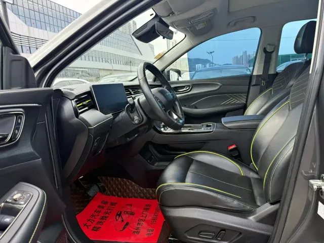 Roewe Roewe RX5 2021 PLUS 330TGI Auto National Trend Smart Premium — Фото автомобиля 4