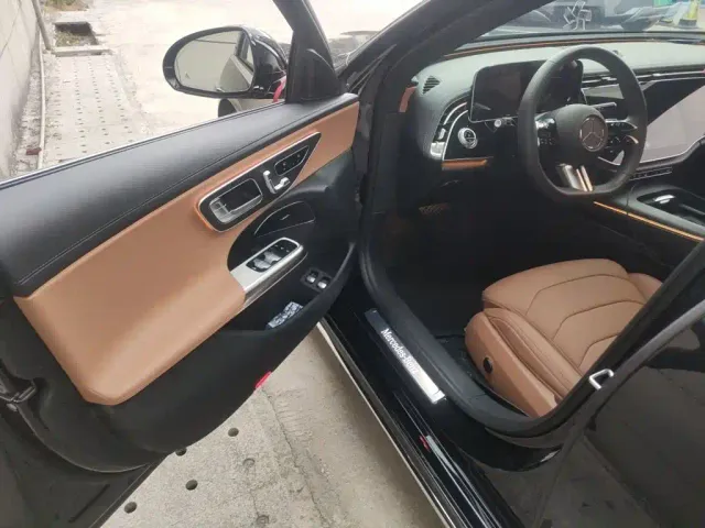 Mercedes-Benz E-Class — Фото автомобиля 17