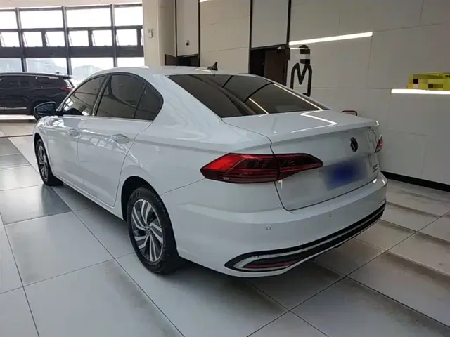 Volkswagen Bora — Фото автомобиля 4