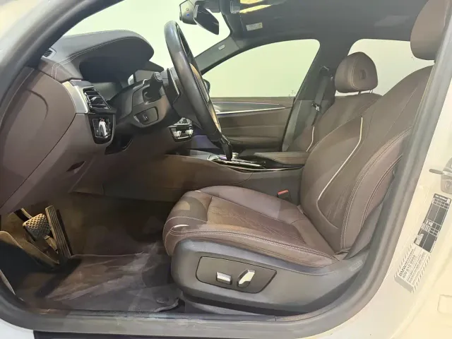 BMW 5 Series — Фото автомобиля 4