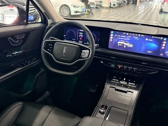 Lincoln Corsair — Фото автомобиля 13