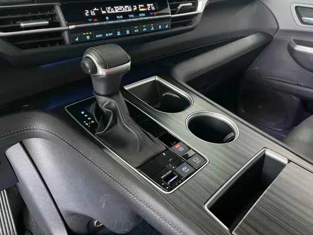 Toyota Sienna — Фото автомобиля 23