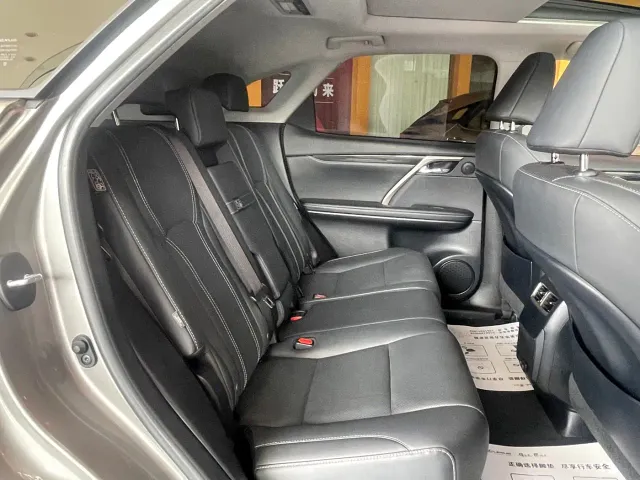 Lexus RX — Фото автомобиля 8