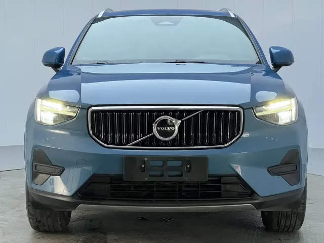 Volvo Volvo XC40 2023 B3 Zhiyuan Luxury Edition — Фото автомобиля 2