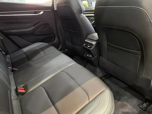 Geely Emgrand — Фото автомобиля 7