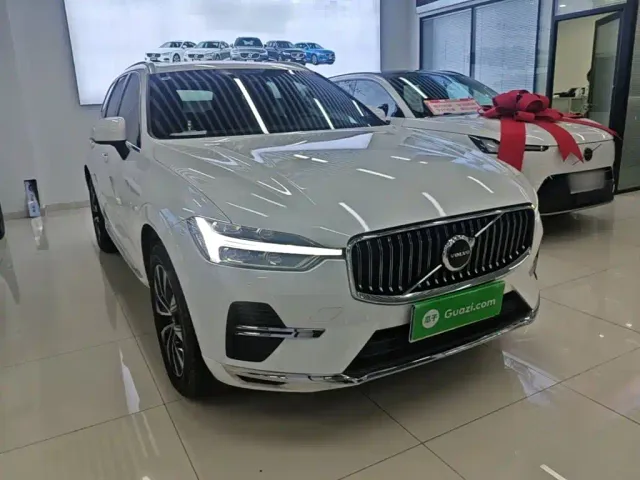 Volvo XC60 — Фото автомобиля 3
