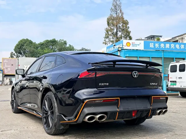 Changan UNI-V — Фото автомобиля 6