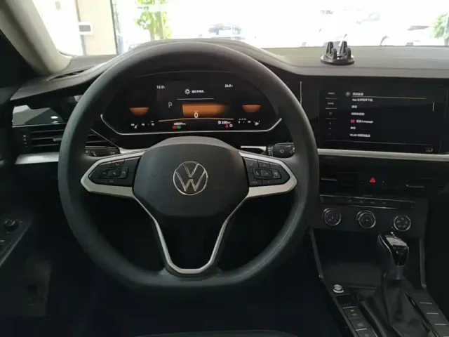 Volkswagen Passat — Фото автомобиля 10