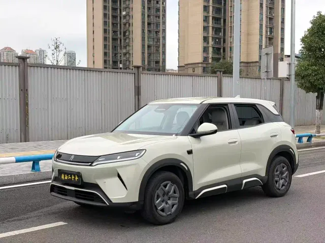 Фотография автомобиля — BYD Yuan UP