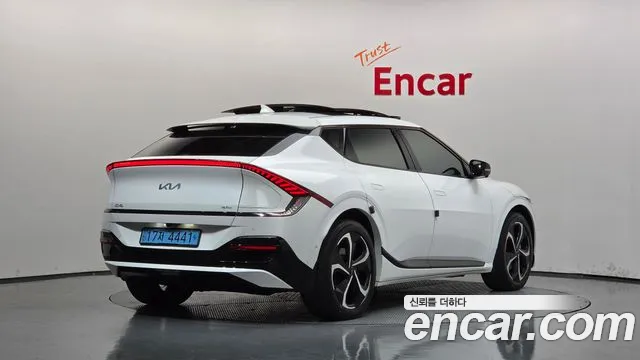 Kia EV6 — Фото автомобиля 2