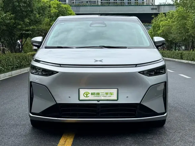 Xpeng X9 — Фото автомобиля 2