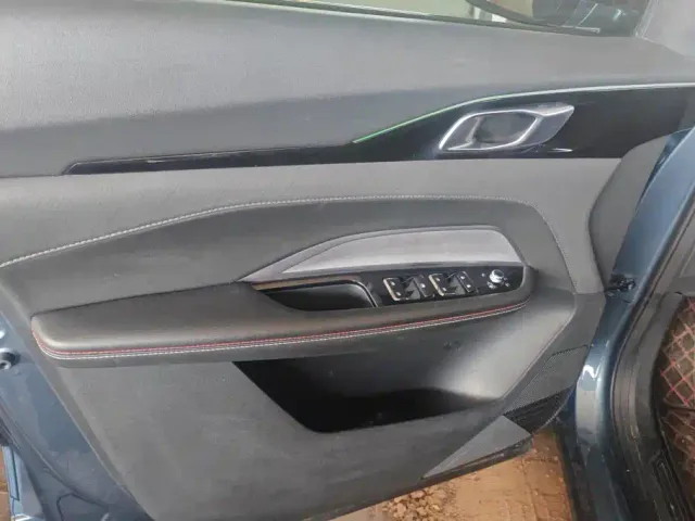 Changan Z6 — Фото автомобиля 7