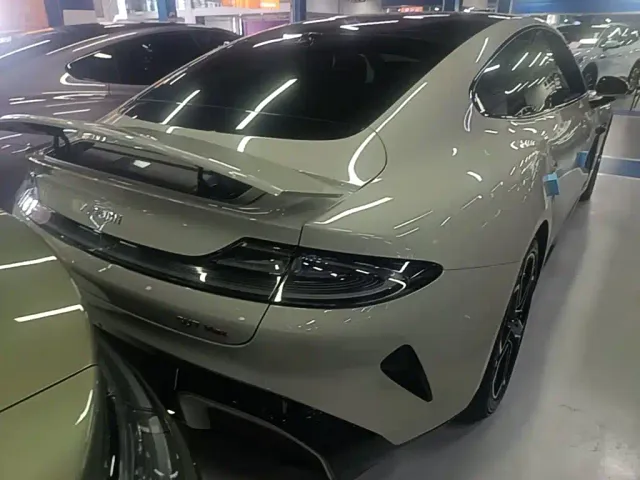 Xiaomi SU7 — Фото автомобиля 5