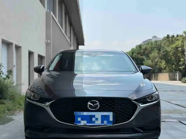Mazda Axela — Фото автомобиля 2