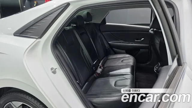 Hyundai Avante CN7 — Фото автомобиля 17