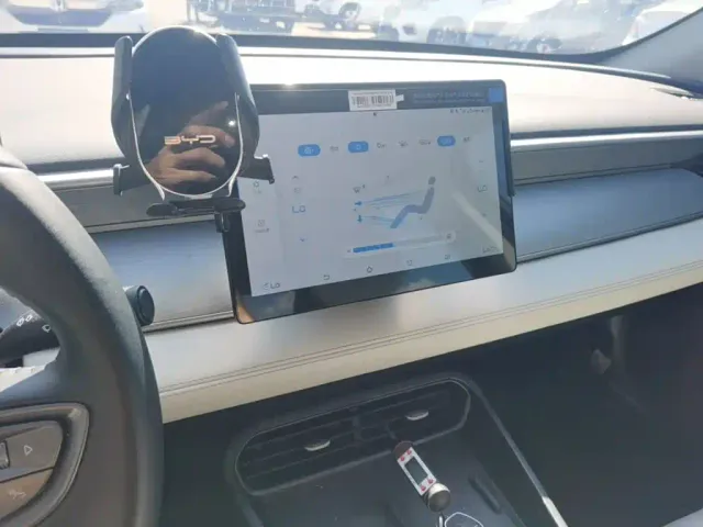BYD Seal 05 DM-i — Фото автомобиля 12