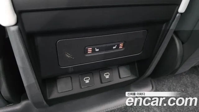 Land Rover Defender — Фото автомобиля 26