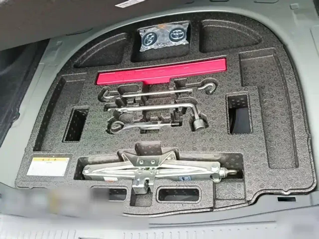 Toyota Avalon — Фото автомобиля 16