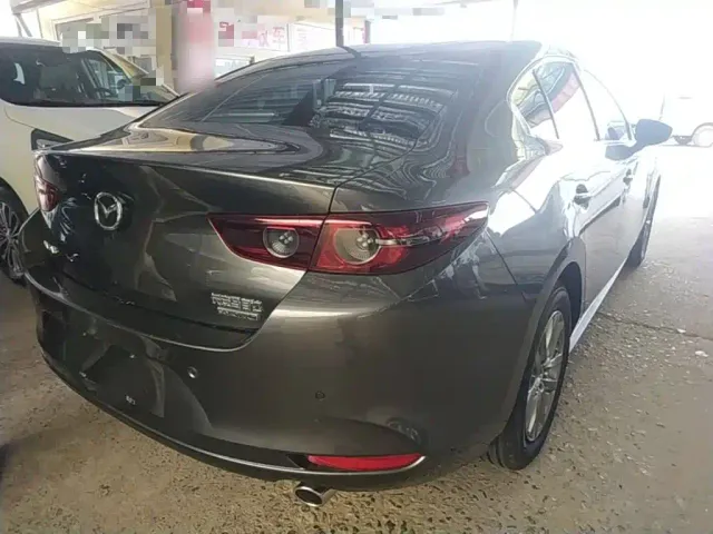 Mazda Axela — Фото автомобиля 6