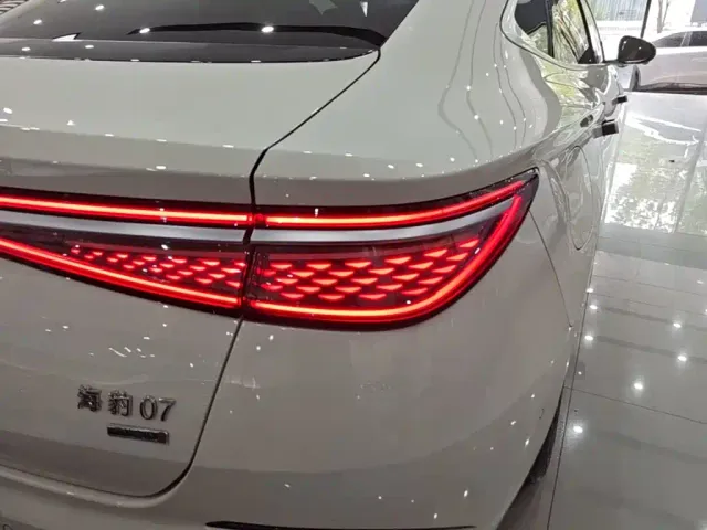BYD Seal 07 DM-i — Фото автомобиля 23