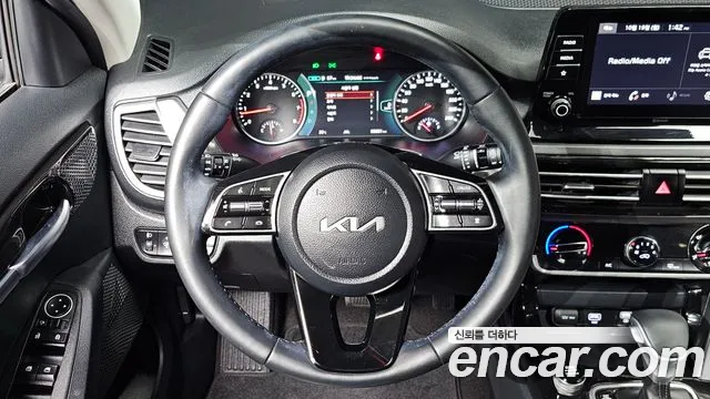 Kia Seltos — Фото автомобиля 21