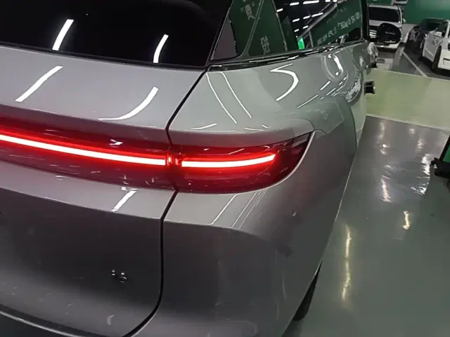 Li Auto i6 — Фото автомобиля 7