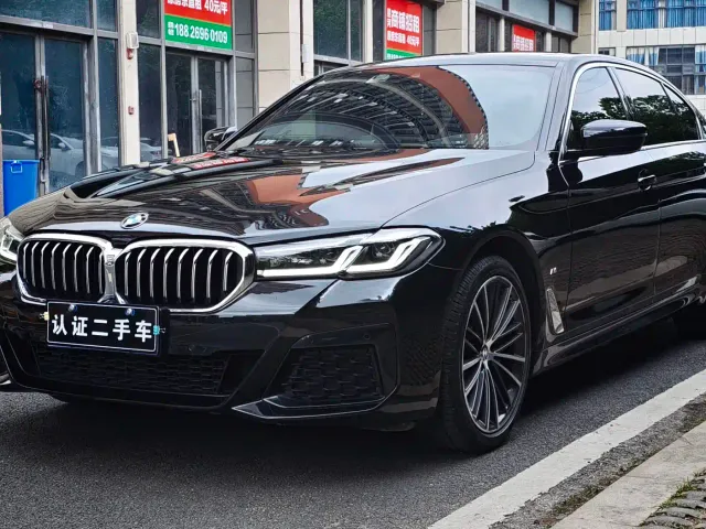 Фотография автомобиля — BMW 5 Series