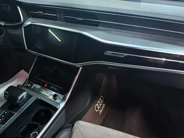 Audi A6L — Фото автомобиля 5