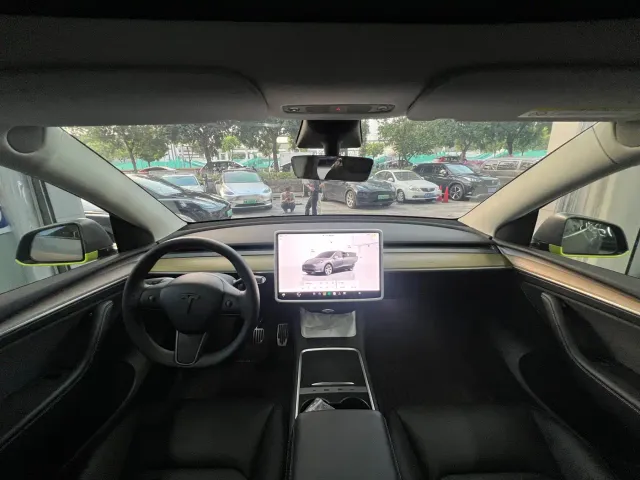 Tesla Model Y — Фото автомобиля 7