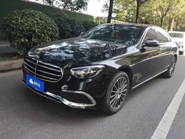 Фотография автомобиля — Mercedes-Benz E-Class