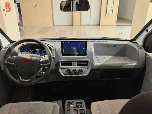 Wuling Yangguang — Фото автомобиля 7