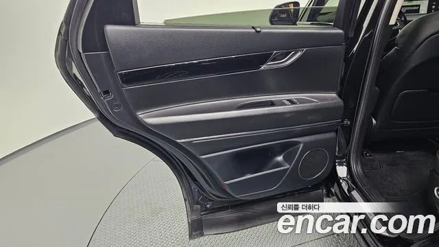 Genesis GV80 — Фото автомобиля 14
