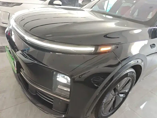 Li Auto L7 — Фото автомобиля 23