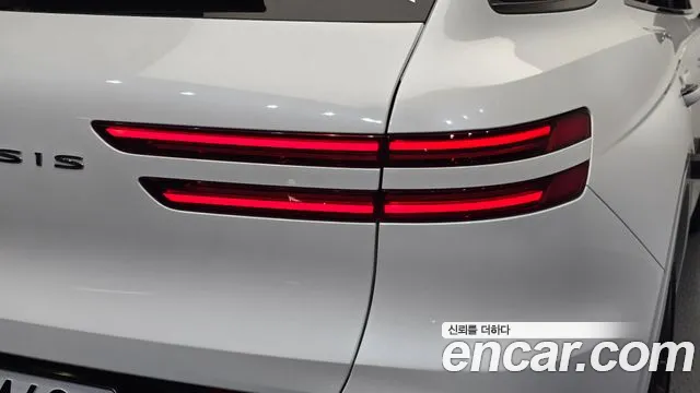 Genesis GV70 — Фото автомобиля 8