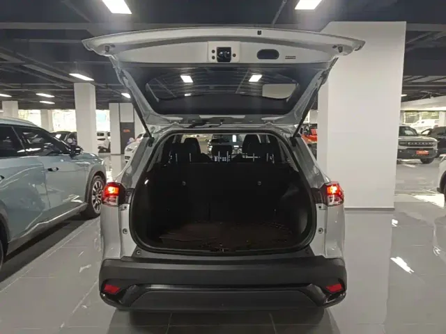 Toyota Frontlander — Фото автомобиля 18