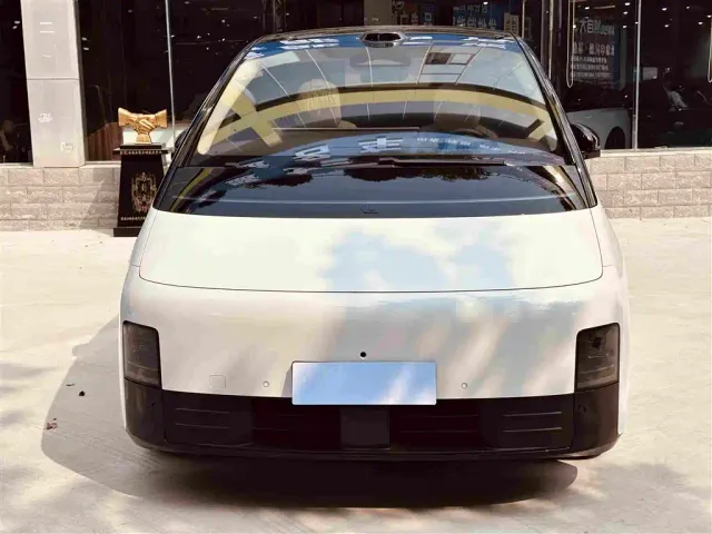 Li Auto MEGA — Фото автомобиля 2