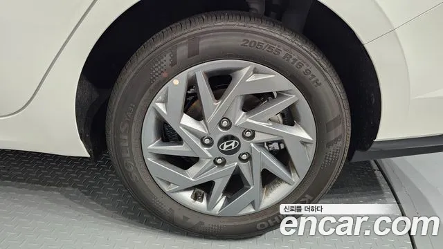 Hyundai Avante CN7 — Фото автомобиля 6