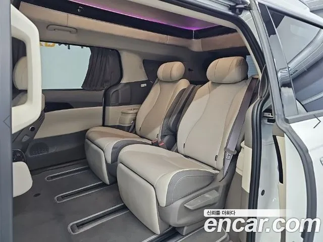 Kia Carnival — Фото автомобиля 12