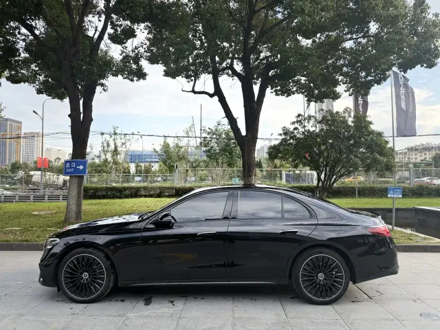 Mercedes-Benz E-Class — Фото автомобиля 8