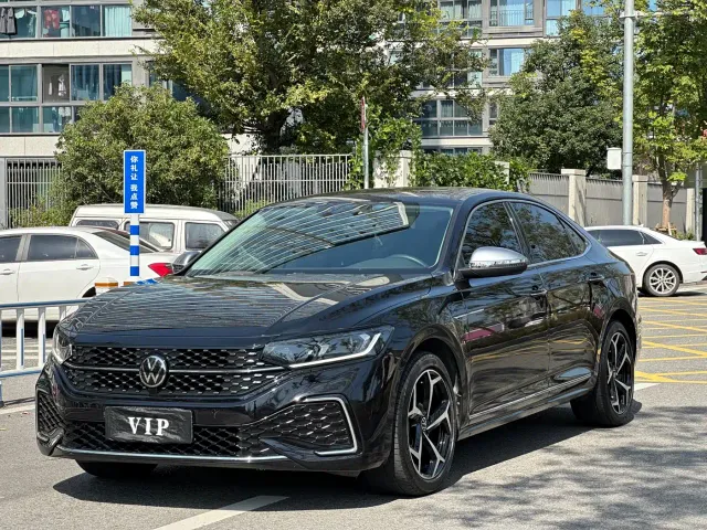 Фотография автомобиля — Volkswagen Passat