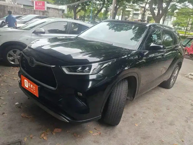 Фотография автомобиля — Toyota Highlander