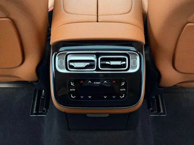 Mercedes-Benz S-Class — Фото автомобиля 23