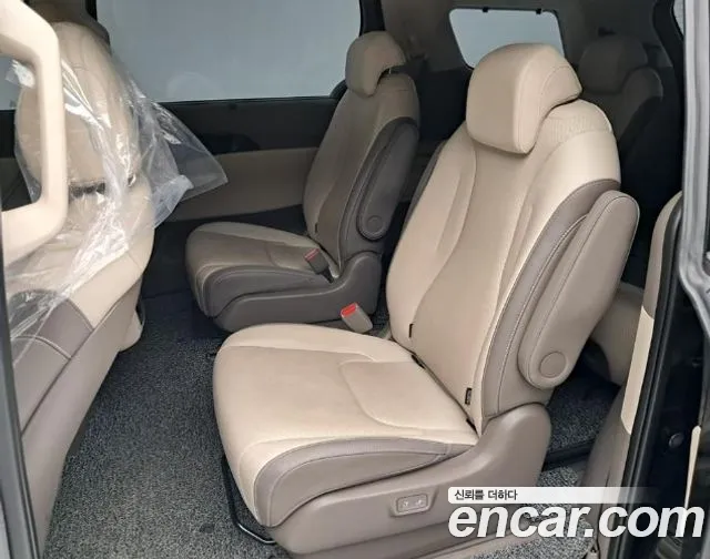 Kia Carnival Generation 4 — Фото автомобиля 14