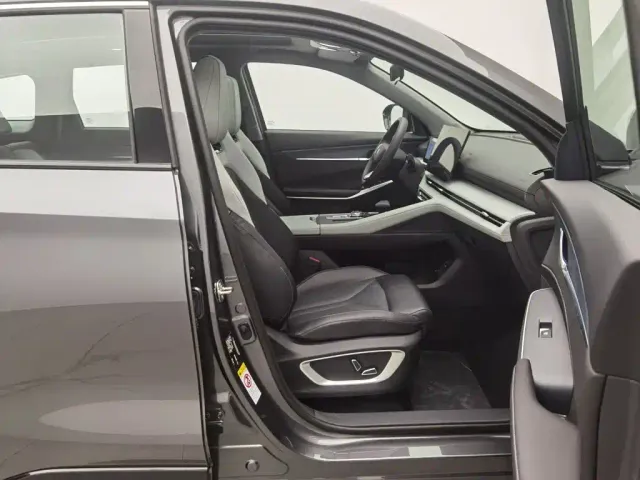 Changan CS75 Plus — Фото автомобиля 23