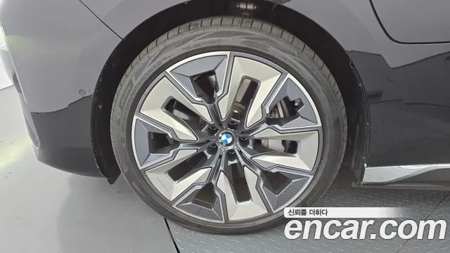 BMW 7 Series G70 — Фото автомобиля 4