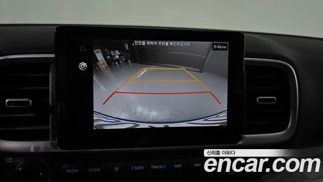 Hyundai Venue — Фото автомобиля 14