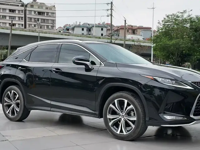 Lexus RX — Фото автомобиля 3